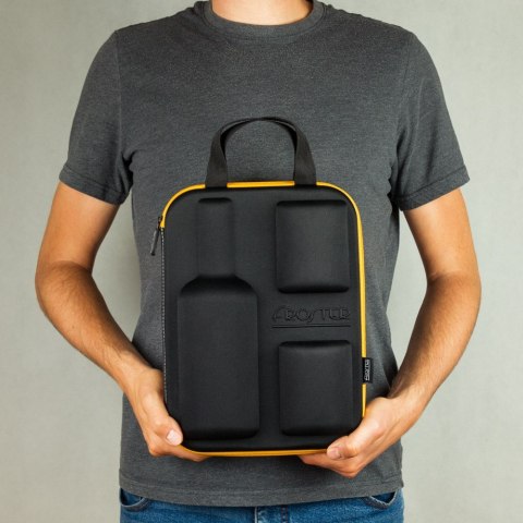 Etui na whisky i 2 szklanki Who cares prezent ślub